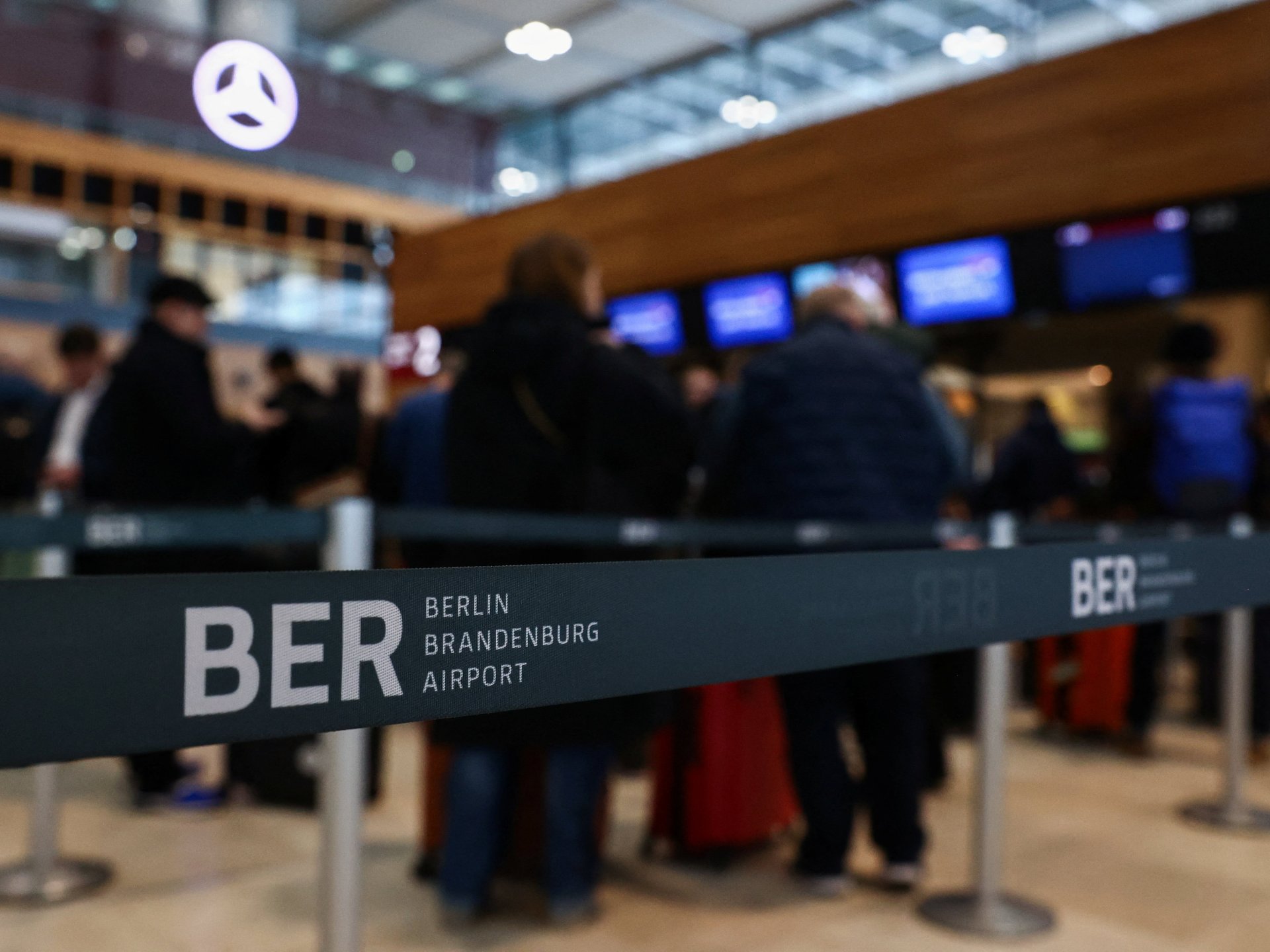 EU Border Rules Cause Travel Chaos Ahead of Summer Peak Season