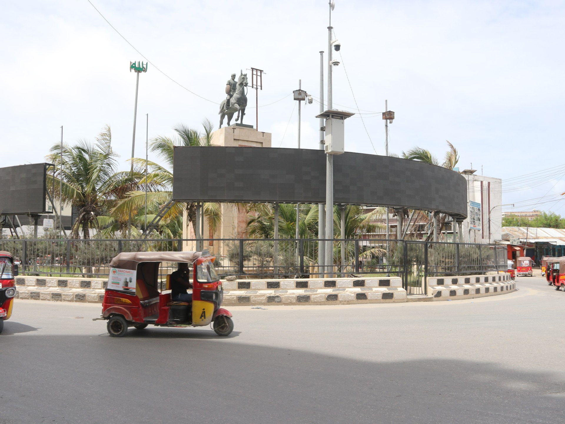 Mogadishu returns to relative calm after brief period of violence