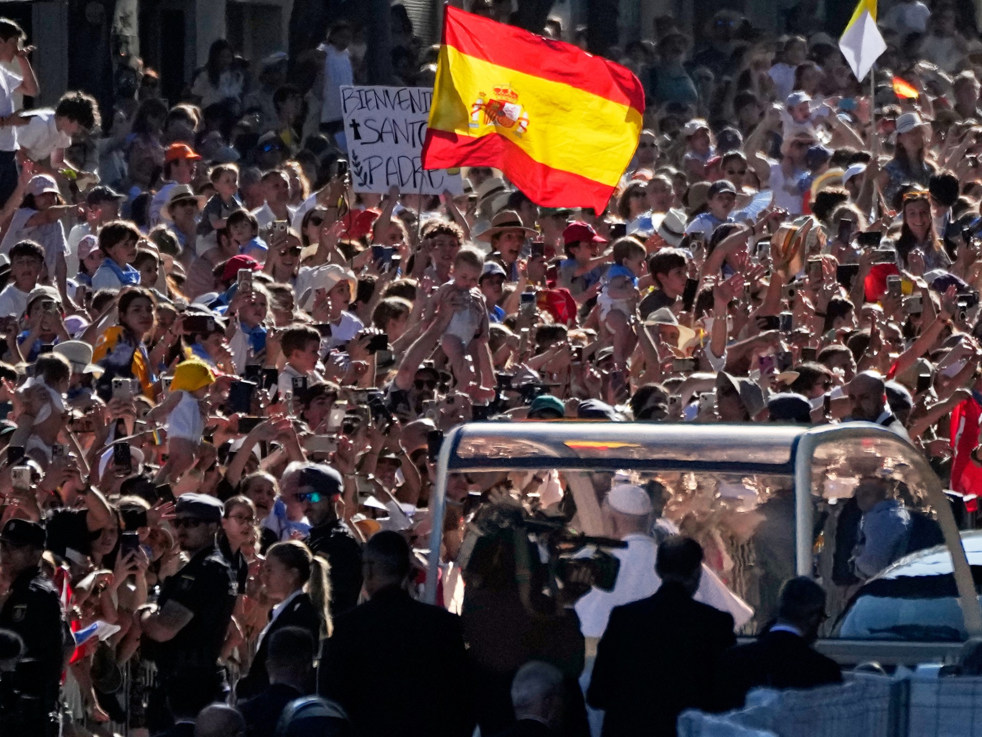 Pope Leo Attends Public Mass in Large Crowd in Madrid