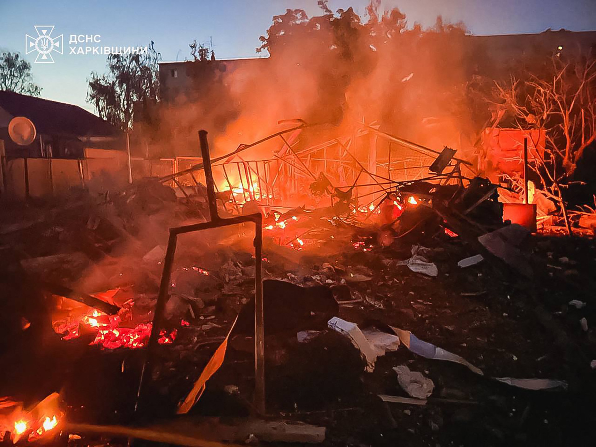 Russian Attacks Kill Five in Ukraine Amid Ongoing Diplomatic Talks