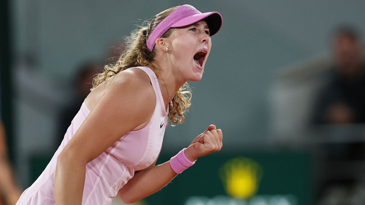 Russian player Andreeva edges Ukrainian opponent Kostyuk at French Open semi