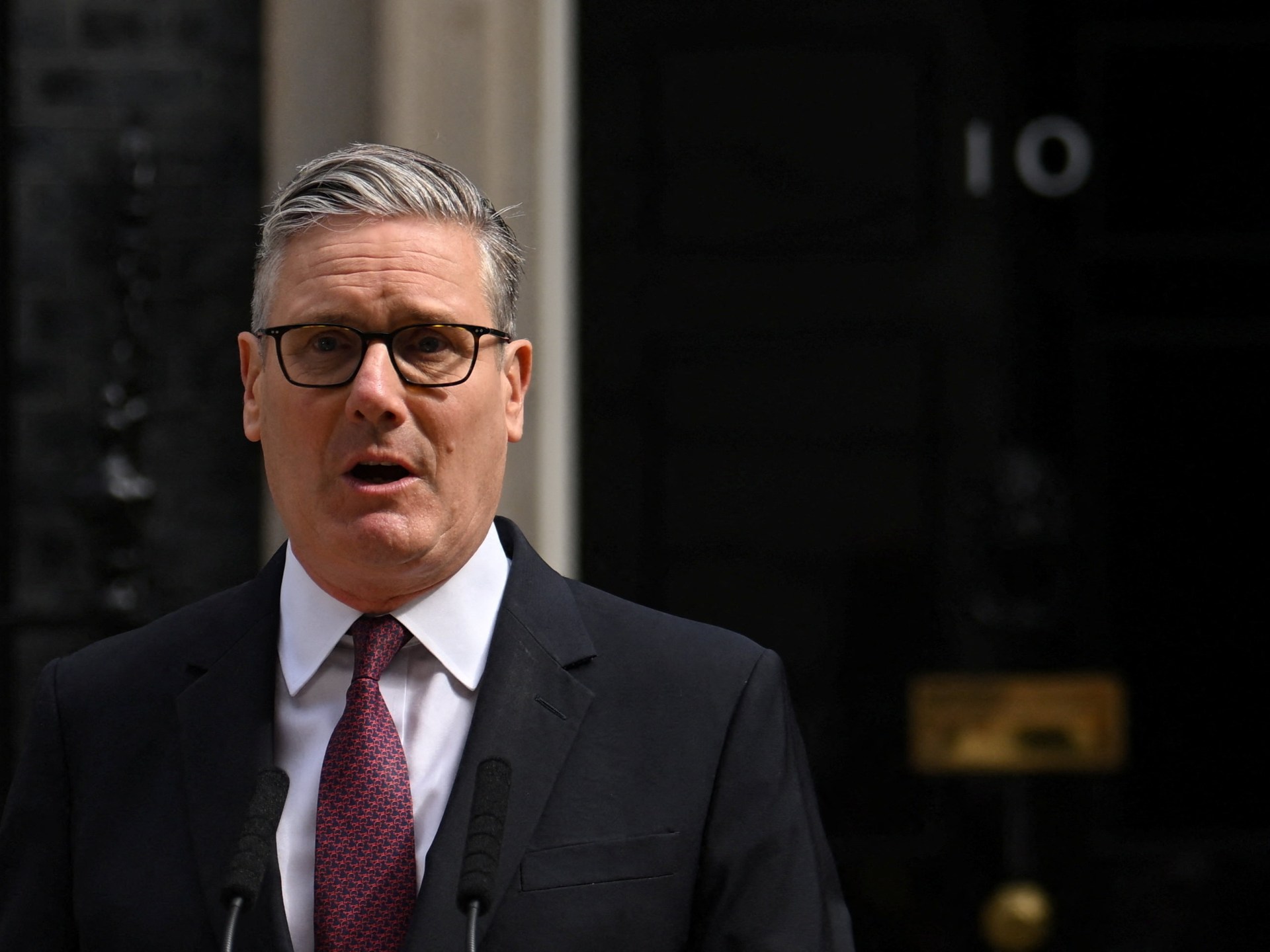 UK Prime Minister Keir Starmer announces plans to step down from office