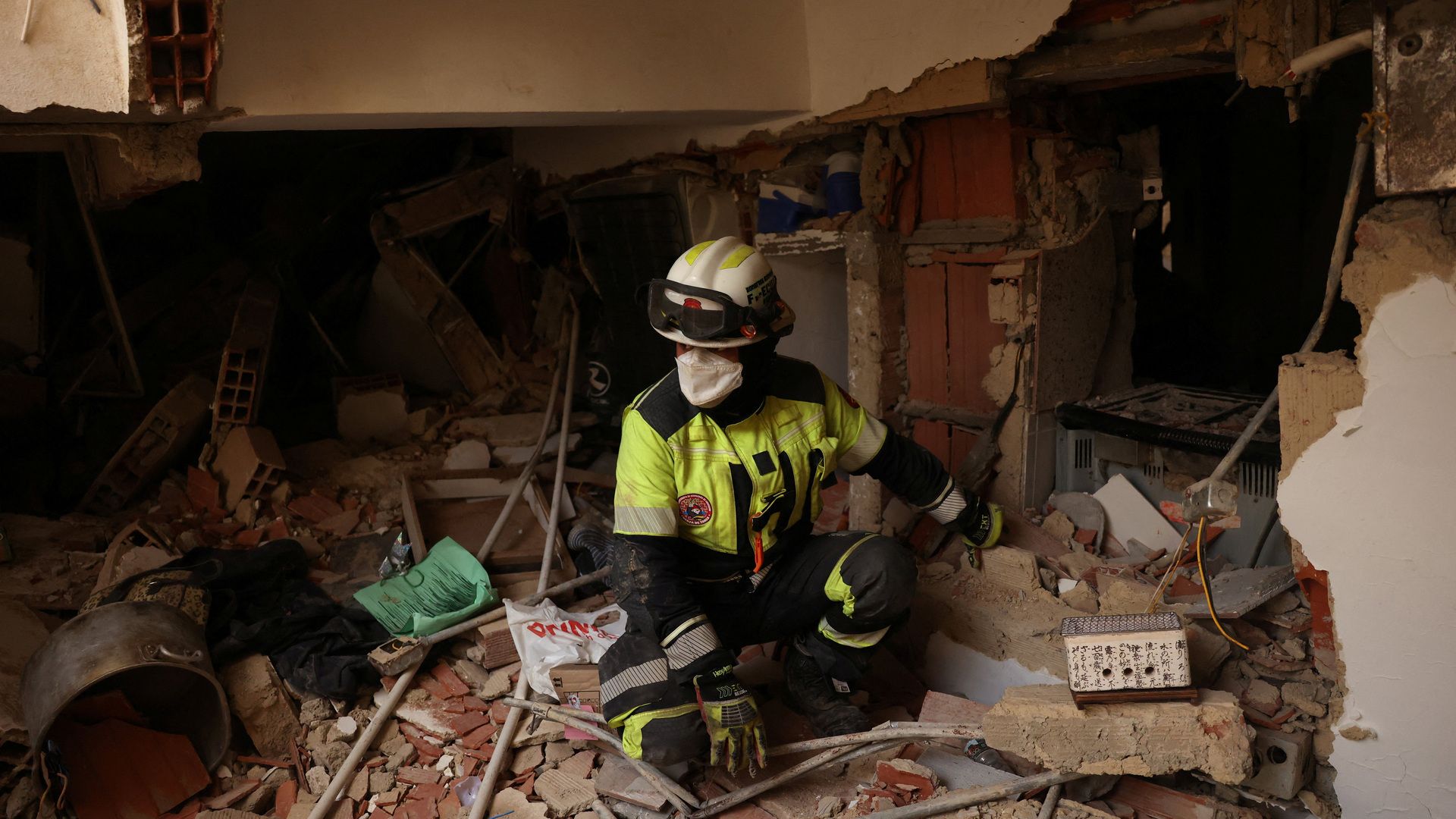 US Deports Venezuelans Hours Before Earthquakes Strike, Many Remain Missing