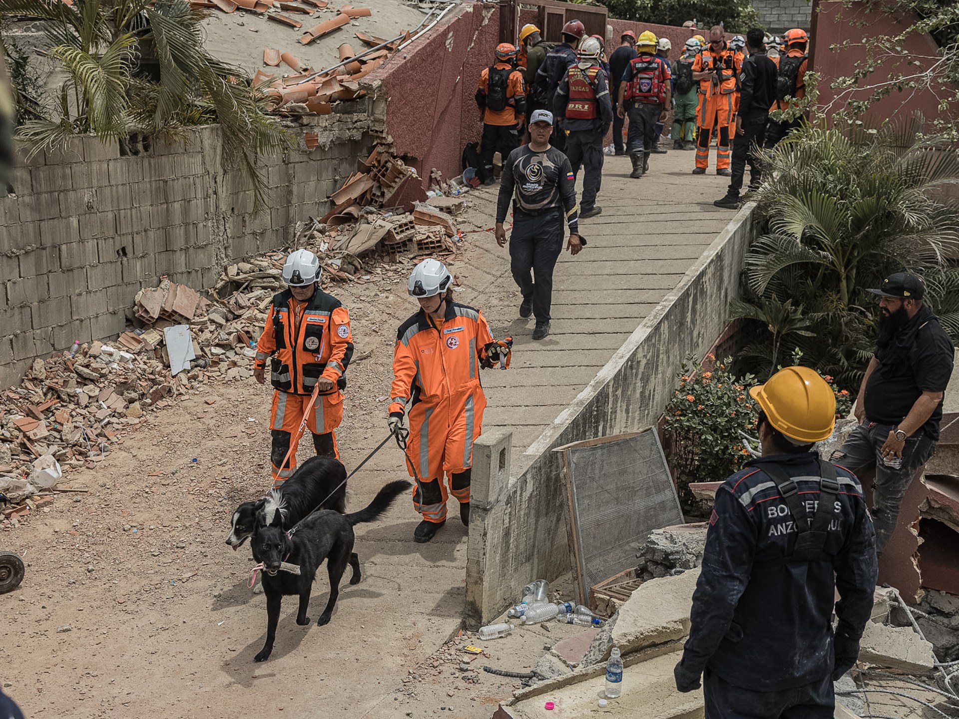 Venezuela earthquake rescue efforts yield few remaining survivors