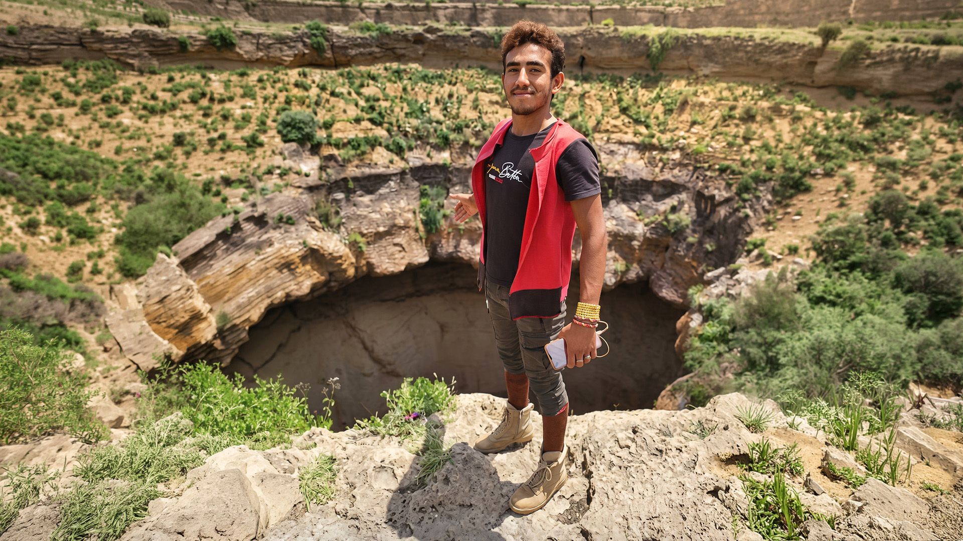 Yemens Spider-Man Dies Scaling Volcanic Crater
